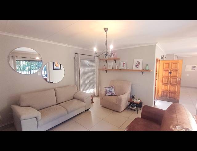 3 BEDROOM SECTIONAL TITLE FOR SALE IN DIE HOEWES